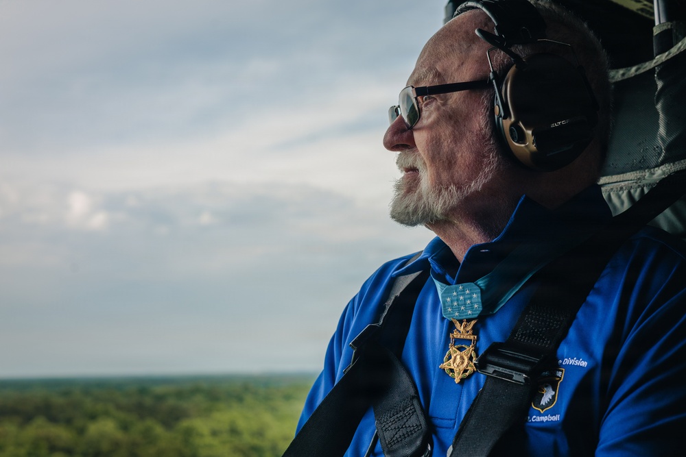 Fort Campbell hosts Medal of Honor recipients with Honor Flight