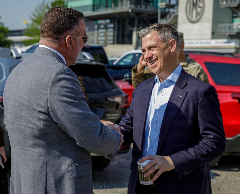Michael Dodd Greets Jim Banks