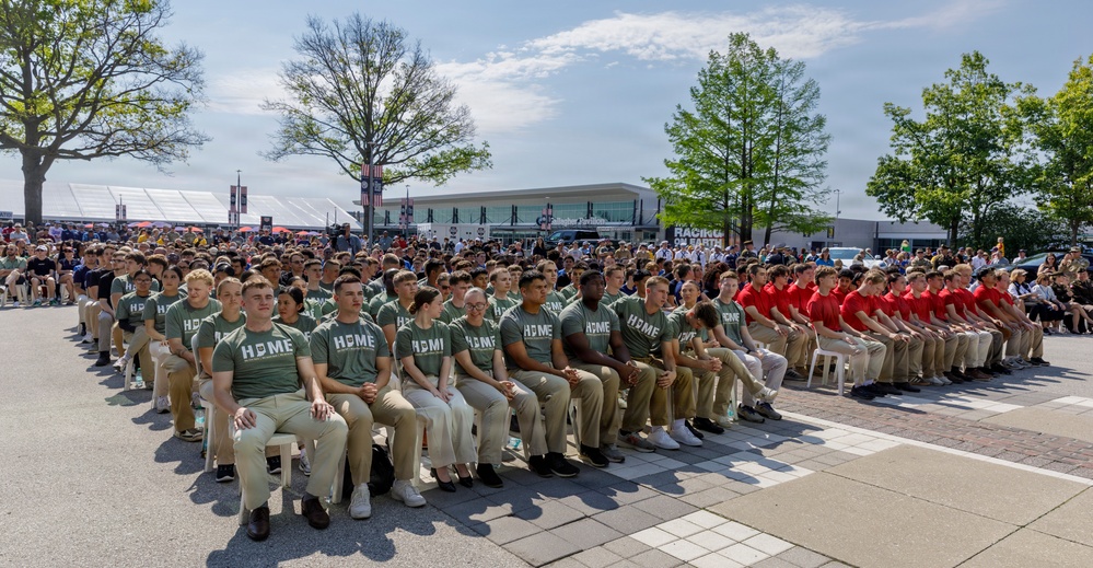 Enlistees Attend Ceremony at Indianapolis Motor Speedway
