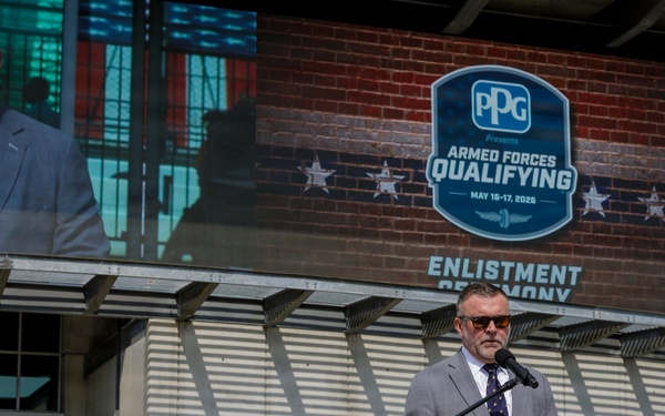 Michael Dodd Speaks to New Enlistees at Indianapolis Motor Speedway