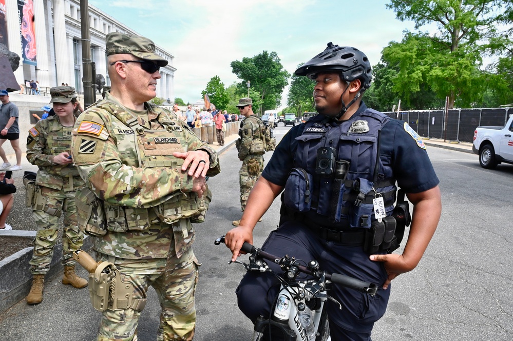 DCNG Commanding General Visits Presence Patrols During Rededicate 250: A National Jubilee Of Prayer, Praise &amp; Thanksgiving