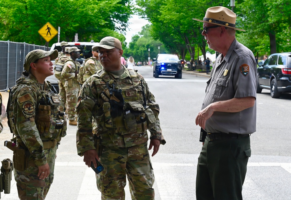 DCNG Commanding General Visits Presence Patrols During Rededicate 250: A National Jubilee Of Prayer, Praise &amp; Thanksgiving