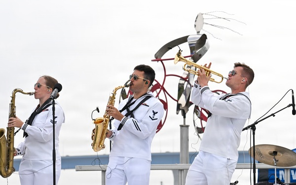 Navy Band Southwest Destroyers at Navy’s Bay Bridge Run/Walk