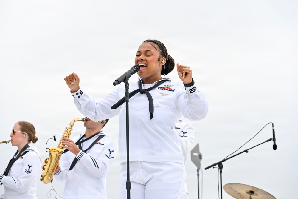 Navy Band Southwest Destroyers at Navy’s Bay Bridge Run/Walk