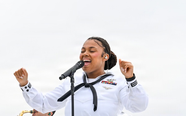 Navy Band Southwest Destroyers at Navy’s Bay Bridge Run/Walk