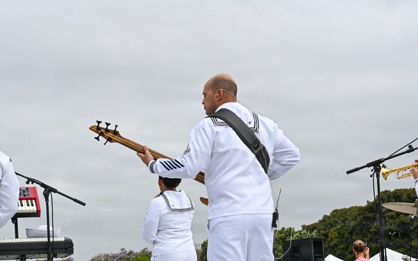Navy Band Southwest Destroyers at Navy’s Bay Bridge Run/Walk