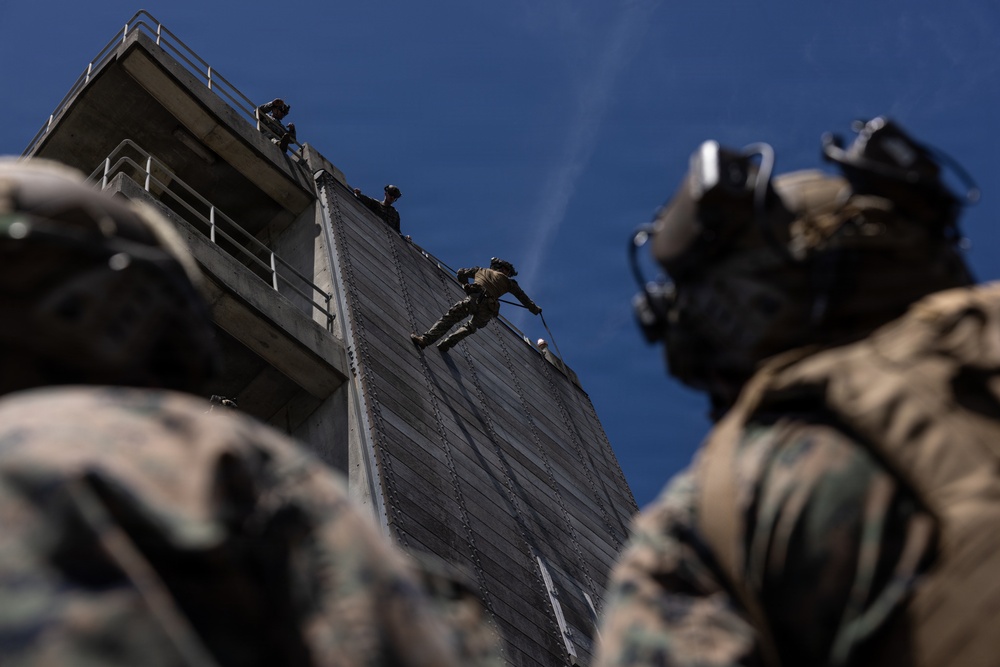 12th Littoral Combat Team Rehearses Fast-Rope and Rappel Techniques