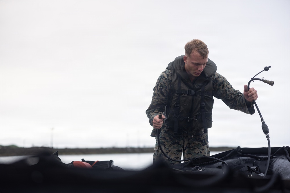 12th Littoral Logistics Battalion Hosts Coxswain Training