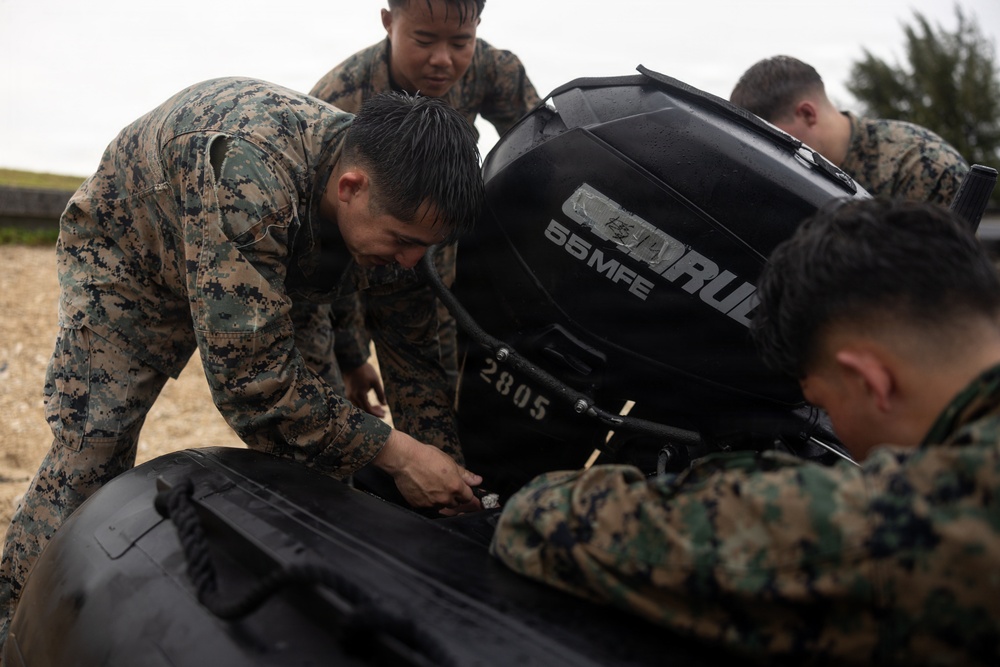12th Littoral Logistics Battalion Hosts Coxswain Training