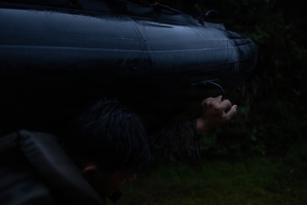 12th Littoral Logistics Battalion Hosts Coxswain Training