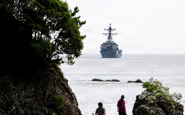 USS Howard (DDG 83) arrives at Shimoda, Japan for 87th annual Black Ship Festival