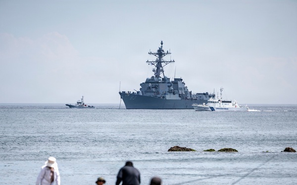 USS Howard (DDG 83) arrives at Shimoda, Japan for 87th annual Black Ship Festival