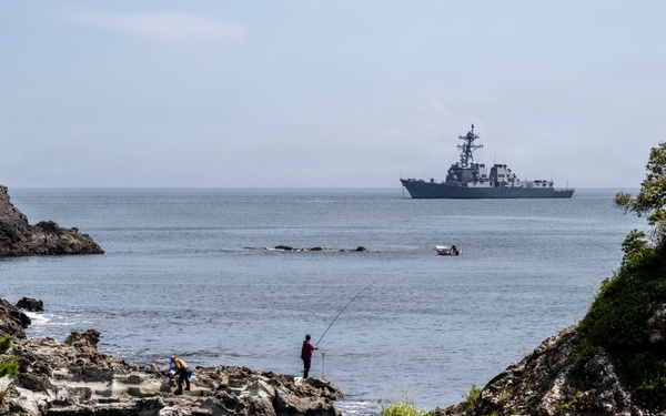 USS Howard (DDG 83) arrives at Shimoda, Japan for 87th annual Black Ship Festival