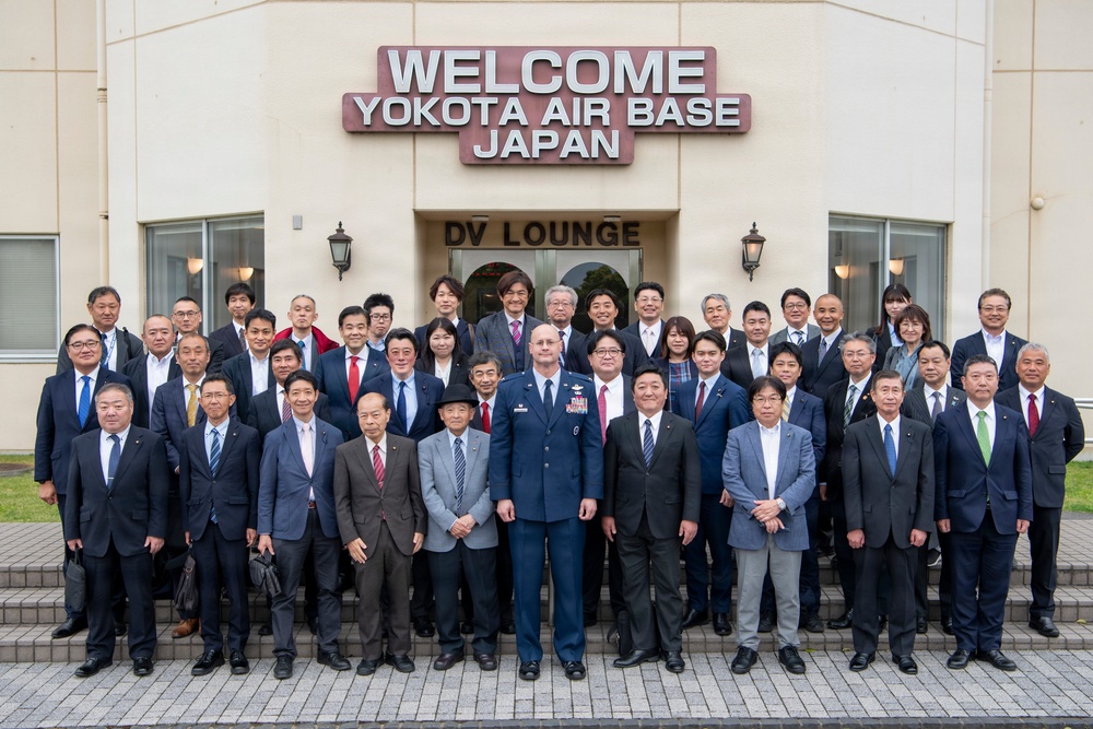 Yokota welcomes local municipalities for installation tour