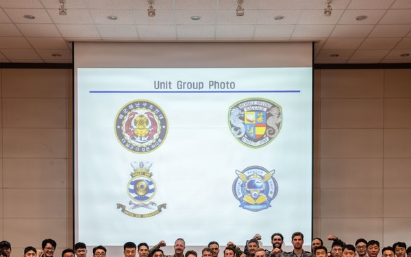 U.S., Republic of Korea, Australian Forces Conduct Joint Dive and Salvage Exercise in Jinhae
