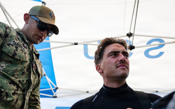 U.S., Republic of Korea, Australian Forces Conduct Joint Dive and Salvage Exercise in Jinhae