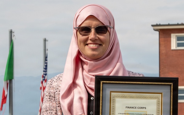 SETAF-AF civilian wins top Army finance award