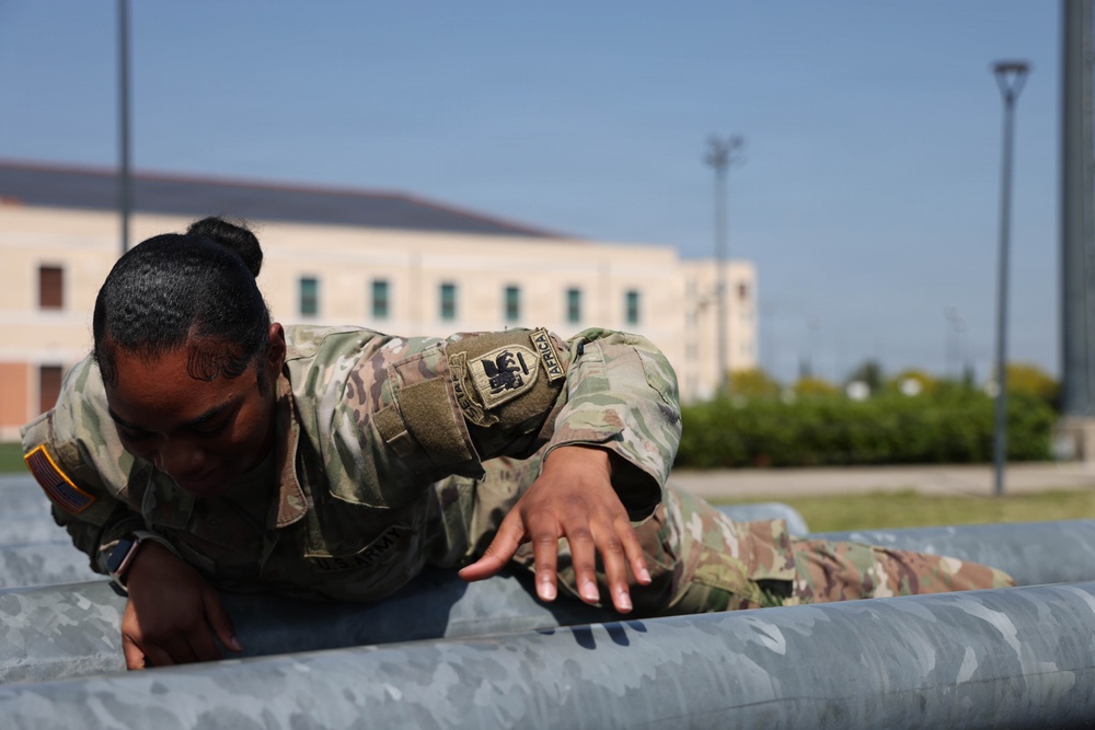 SETAF-AF Soldiers complete obstacle course while stationed in Italy