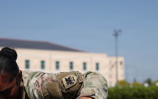 SETAF-AF Soldiers complete obstacle course while stationed in Italy