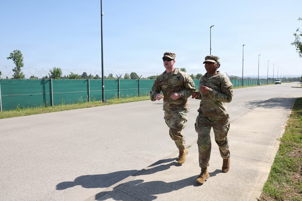 SETAF-AF Soldiers complete obstacle course while stationed in Italy