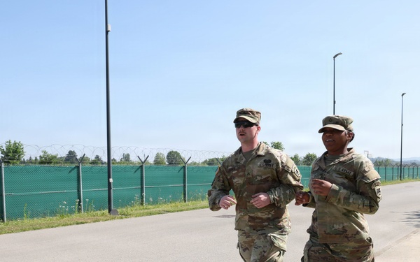 SETAF-AF Soldiers complete obstacle course while stationed in Italy