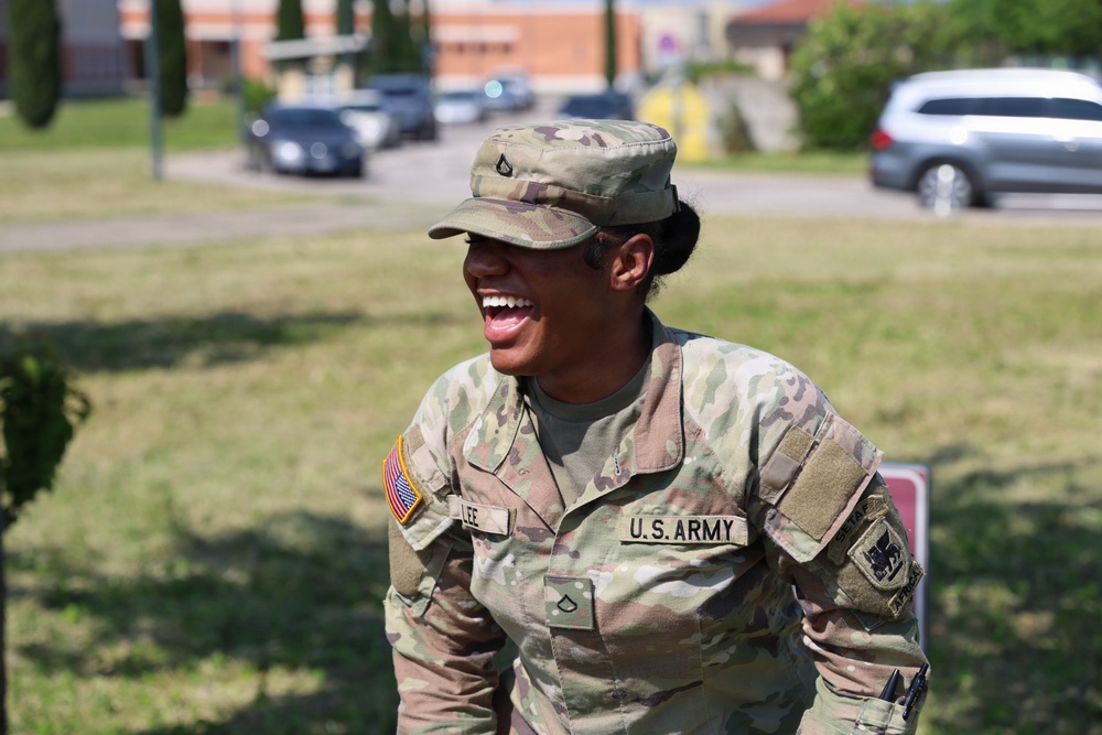 SETAF-AF Soldiers complete obstacle course while stationed in Italy