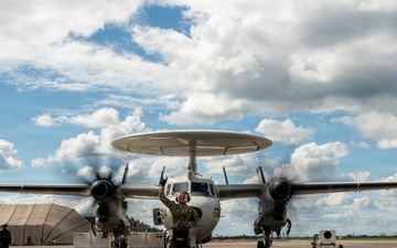 E-2D Hawkeyes take flight for command and control at Checkered Flag 26-2