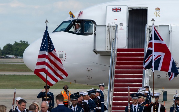 Honor guard supports King Charles III state visit departure