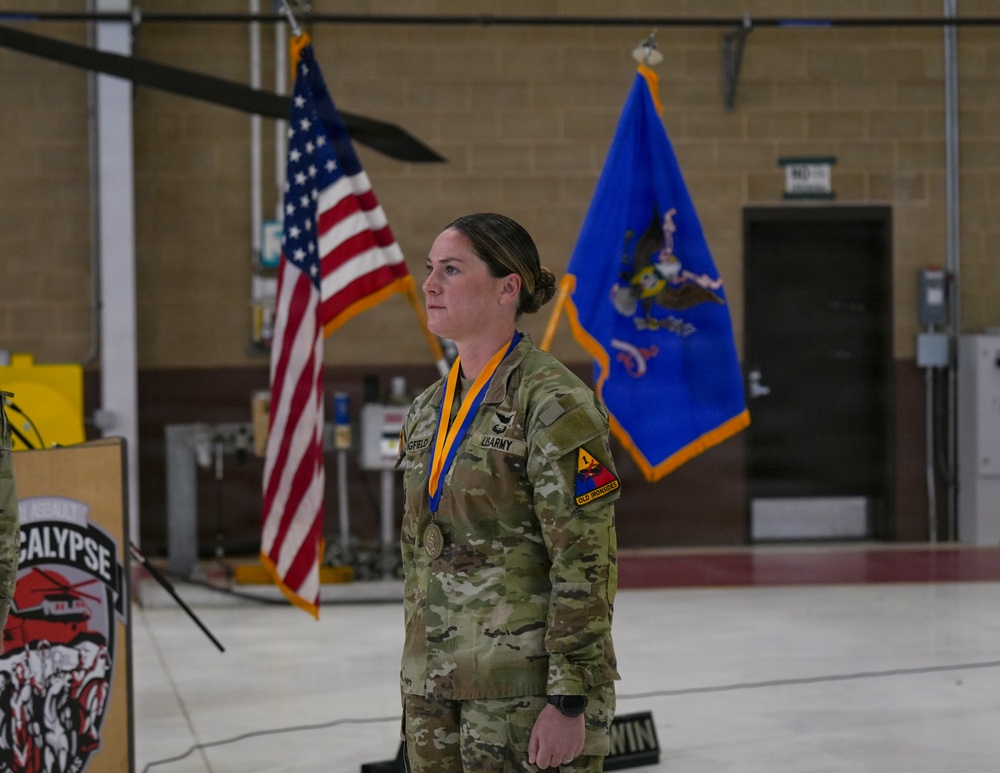 3-501st AHB, 1AD CAB furls the Chaos Company colors