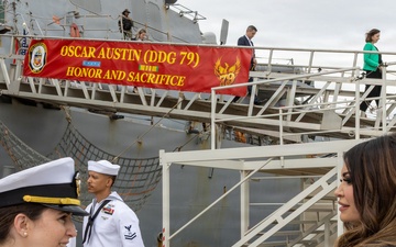 U.S. Ambassador to Greece Kimberly Guilfoyle visits USS Oscar Austin