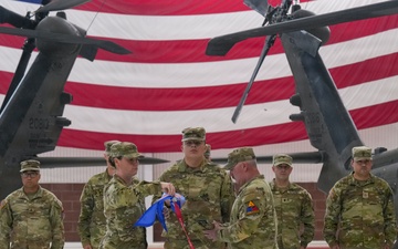 3-501st AHB, 1AD CAB furls the Chaos Company colors