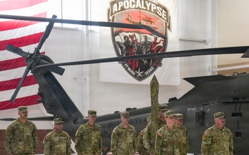 3-501st AHB, 1AD CAB furls the Chaos Company colors