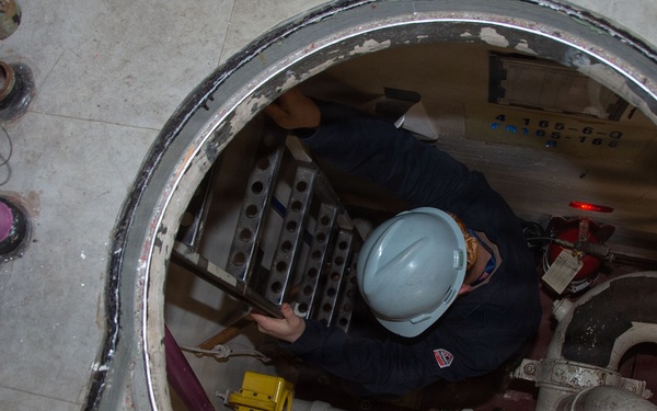 USS Ronald Reagan (CVN 76) Sailor Opens A Void Space