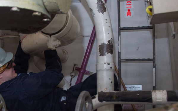 USS Ronald Reagan (CVN 76) Sailor Opens A Void Space