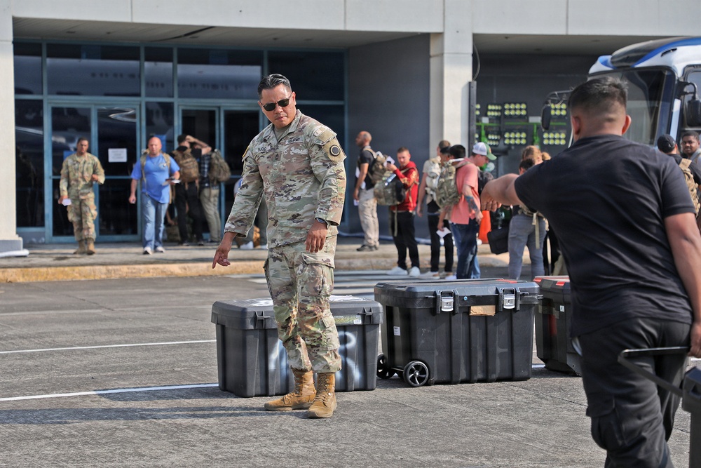 25th ID Soldiers arrive at Subic Bay