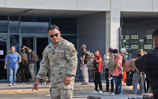 25th ID Soldiers arrive at Subic Bay