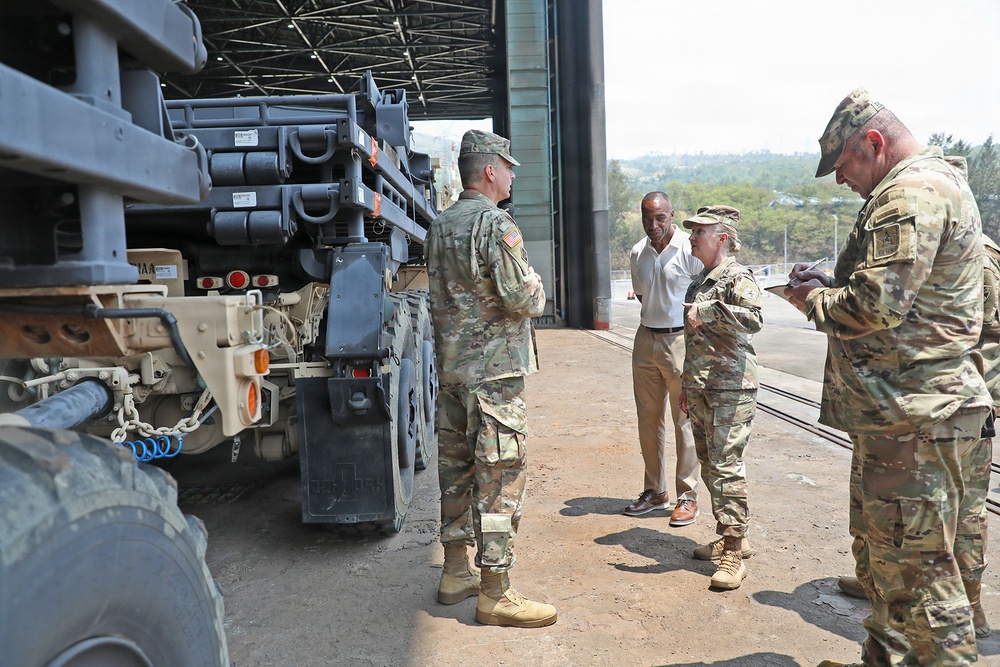 Army Deputy G-4 Tours Agila Port Facilities