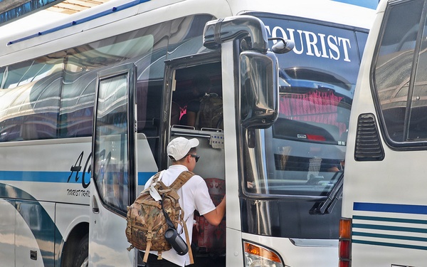 25th ID Soldiers arrive at Subic Bay