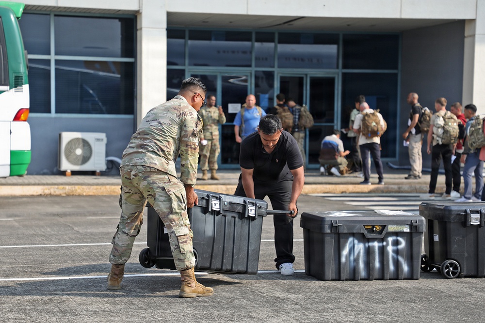 25th ID Soldiers arrive at Subic Bay