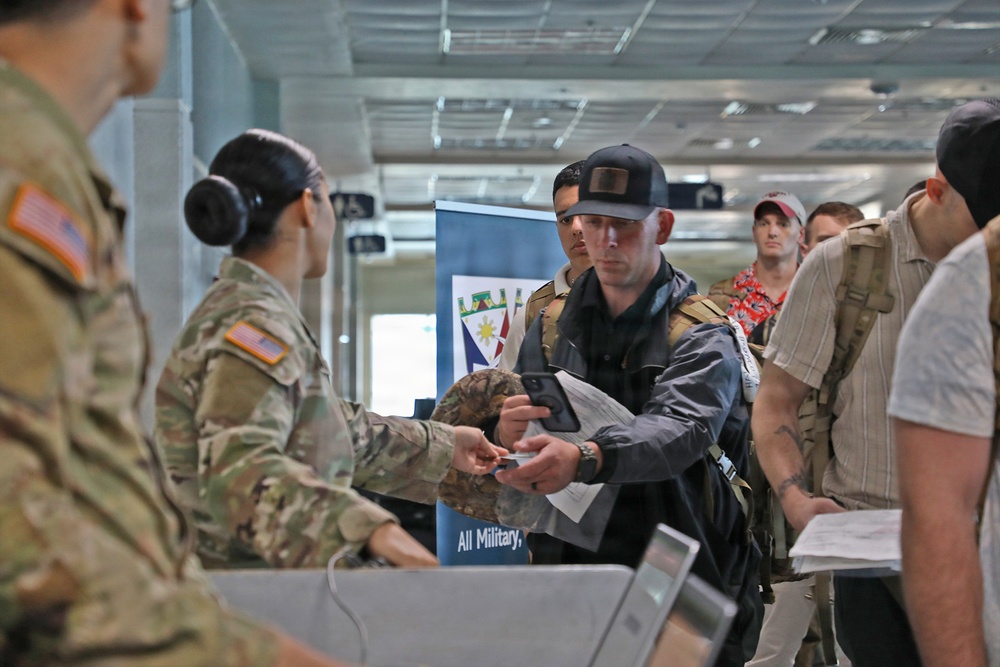 25th ID Soldiers arrive at Subic Bay