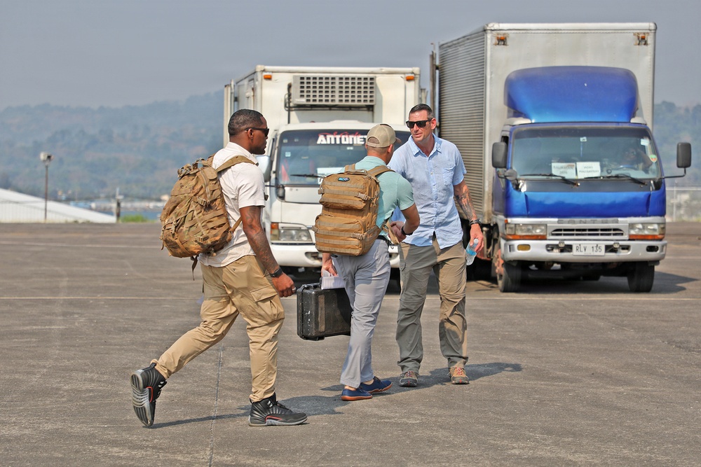 25th ID Soldiers arrive at Subic Bay