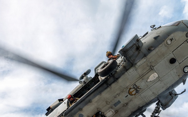 HSC-28 Vertical Replenishment Training