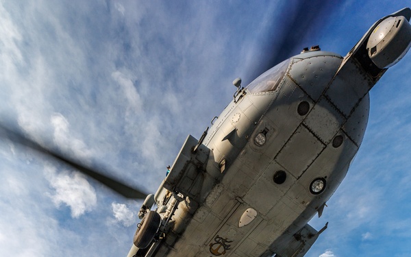 HSC-28 Vertical Replenishment Training