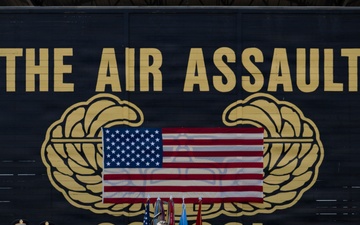 SECWAR Travels to Ft Campbell