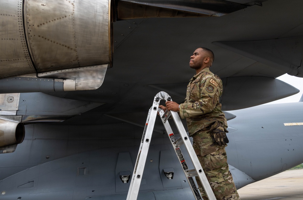 105th C-17 Globemaster III maintenance