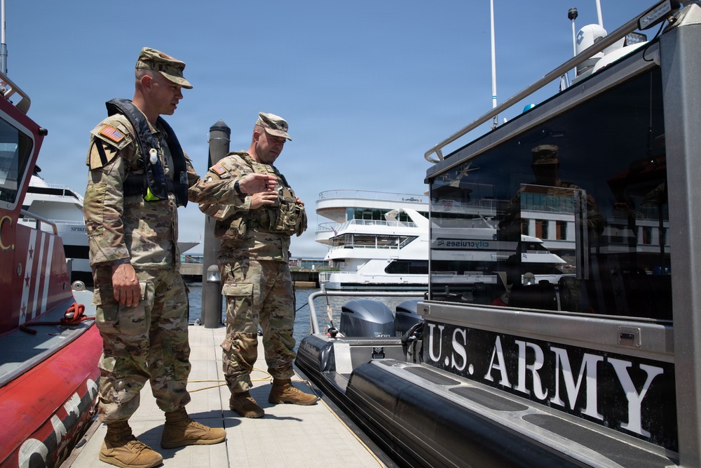 Command Sgt. Maj. Scott McKennon visits Army Reserves Boat Safety Course