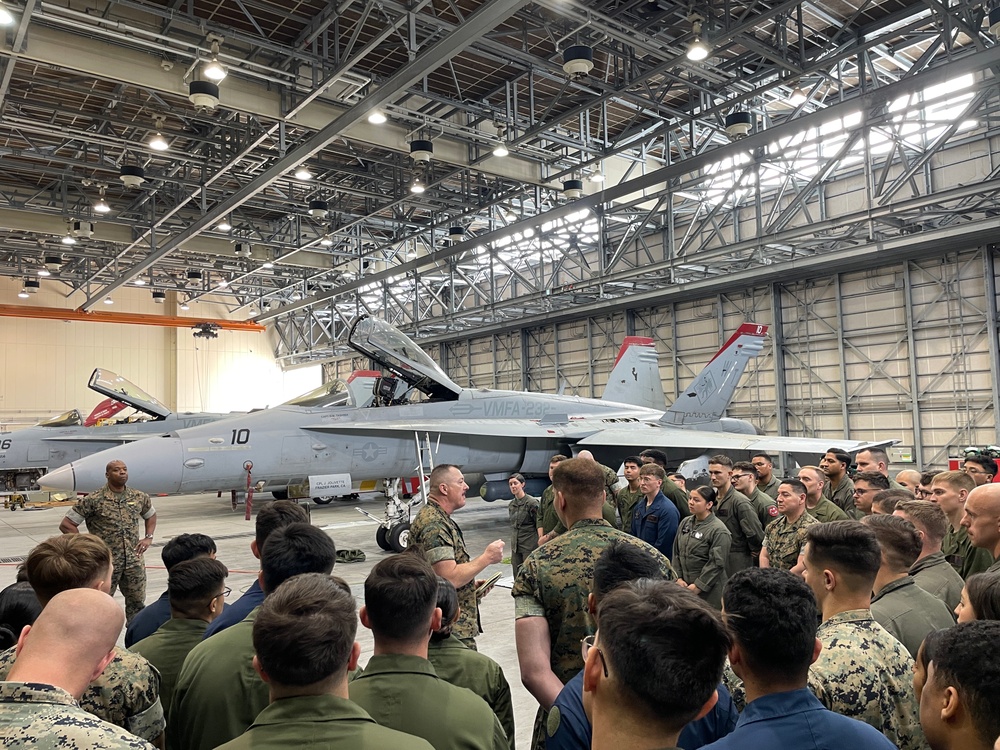 3d MAW AWC visits Iwakuni 3d MAW UDP and 1st MAW units