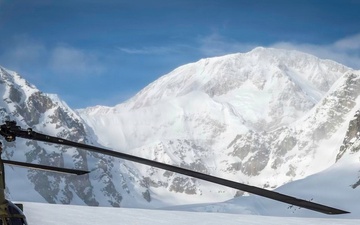 Arctic Aviation Command Soldiers Support Denali National Park Service Base Camp Establishment