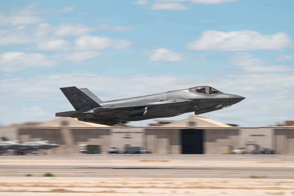 Jacksonville National Guard Base supports Weapons Instructor Course