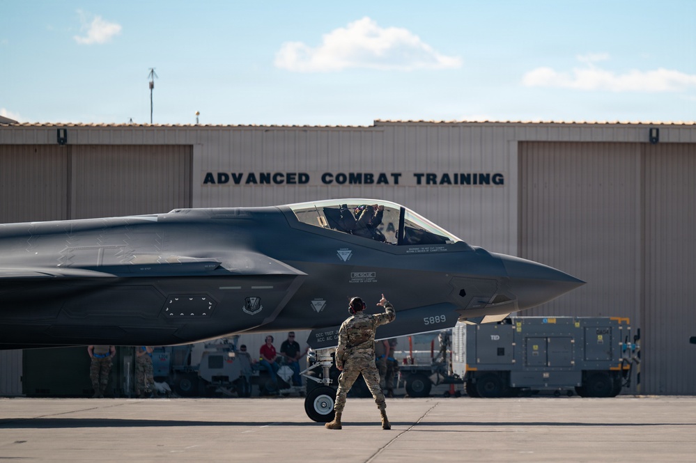 Jacksonville National Guard Base supports Weapons Instructor Course
